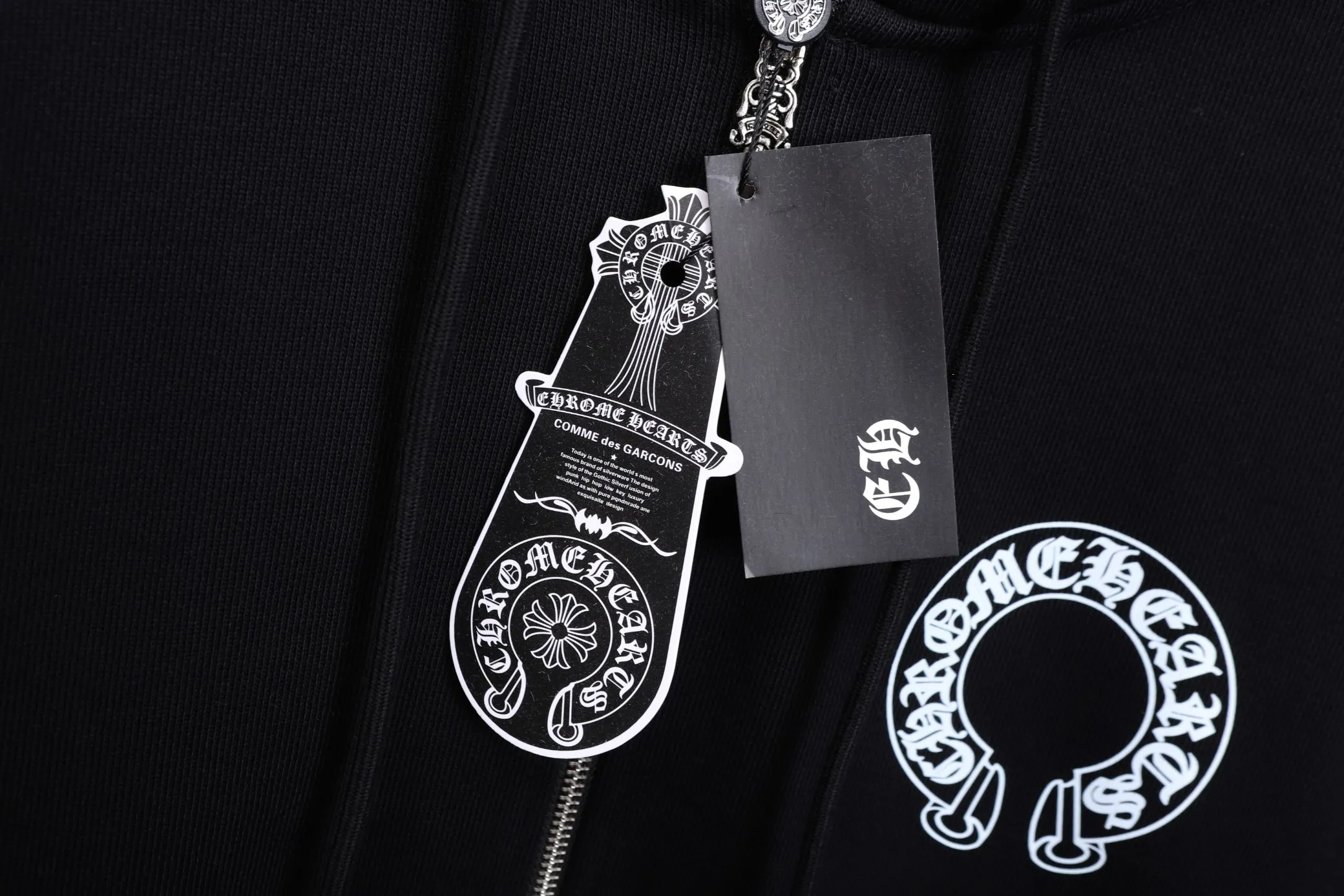 🅿️380 top version new k02 🇺🇸City limited｜ChromeHearts 25 early autumn Chrome Hearts zipper hooded sweatshirt is here Sanskrit letter city cross horseshoe arm zipper hooded sweatshirt, same style for men and women, a must-have basic versatile sweatshirt jacket for early autumn, easy to solve daily matching problems! Casual fit hooded sweatshirt, the silhouette is casual, smooth, casual and tolerant. 530g, custom-made high-weight pure cotton fabric with clear texture and comfortable upper body. The classic model is a must-have for students. If you like it, come and get the same model!